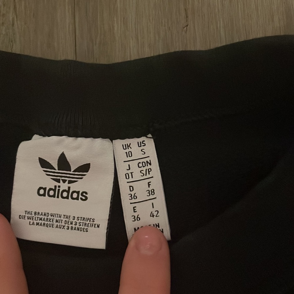 Black adidas sweatshirt - Picture 4 of 4